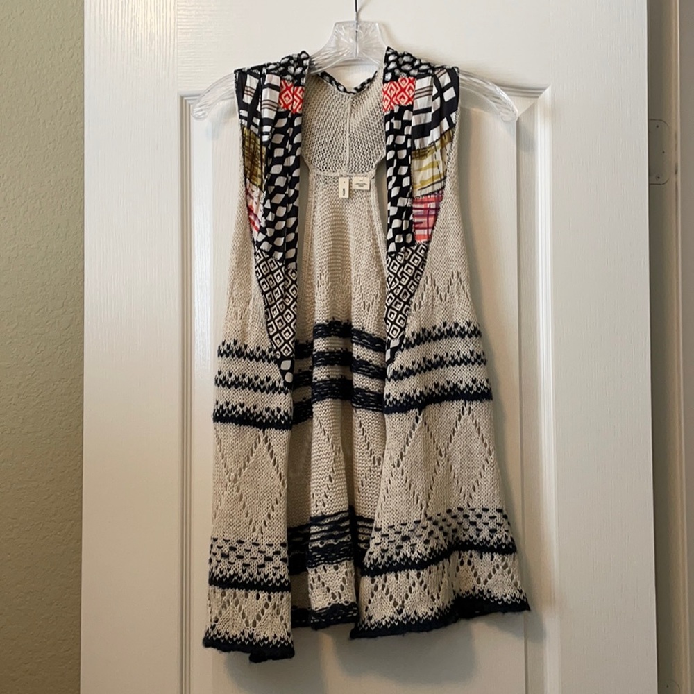 Knit sweater vest